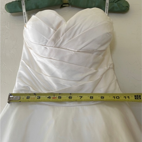 👰‍♀️ Justin Alexander Strapless Wedding Dress 👰🏽 - Picture 8 of 10